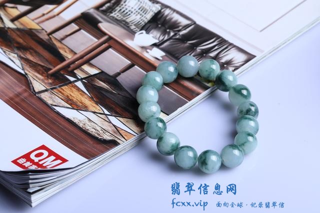 翡翠手串不仅仅用来装饰，这些功效也很重要-1.jpg