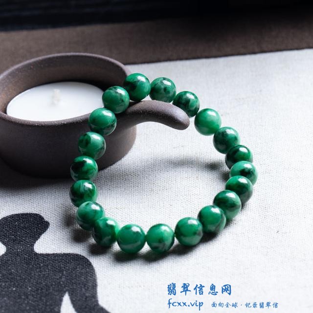 翡翠手串不仅仅用来装饰，这些功效也很重要-8.jpg