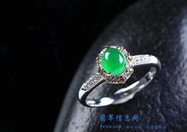 如何选购翡翠蛋面，选购玉雕戒指必知-17.jpg