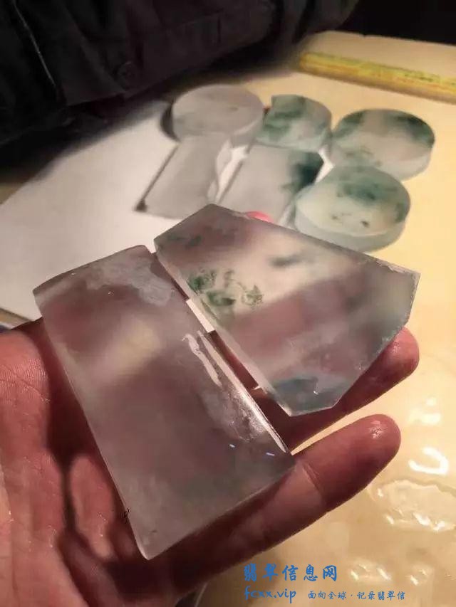 找翡翠，动不动就冰种、玻璃种，要求越透明越好，还得完美无瑕-11.jpg