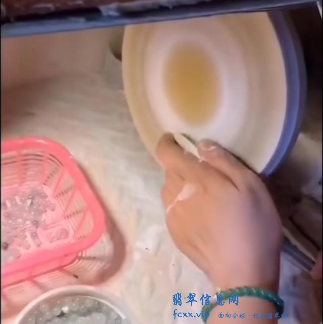翡翠手串为什么贵？如何挑选翡翠珠子？-6.jpg