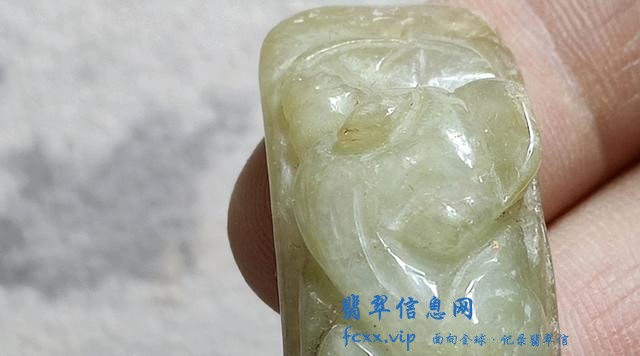 翡翠手镯到底算不算惊艳，看看有没有这三点特征，就能明白了-1.jpg