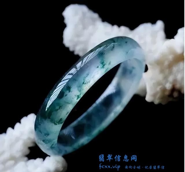 怎样挑选翡翠手镯？-3.jpg