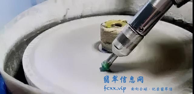 你确定你的翡翠手镯是真的？这4种造假翡翠的方法太侮辱人了-5.jpg