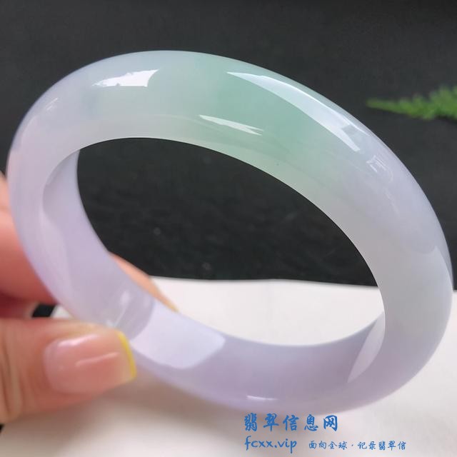 翡翠手镯应该怎么选？注意以下五点，让你轻轻松松地作出对的选择-5.jpg