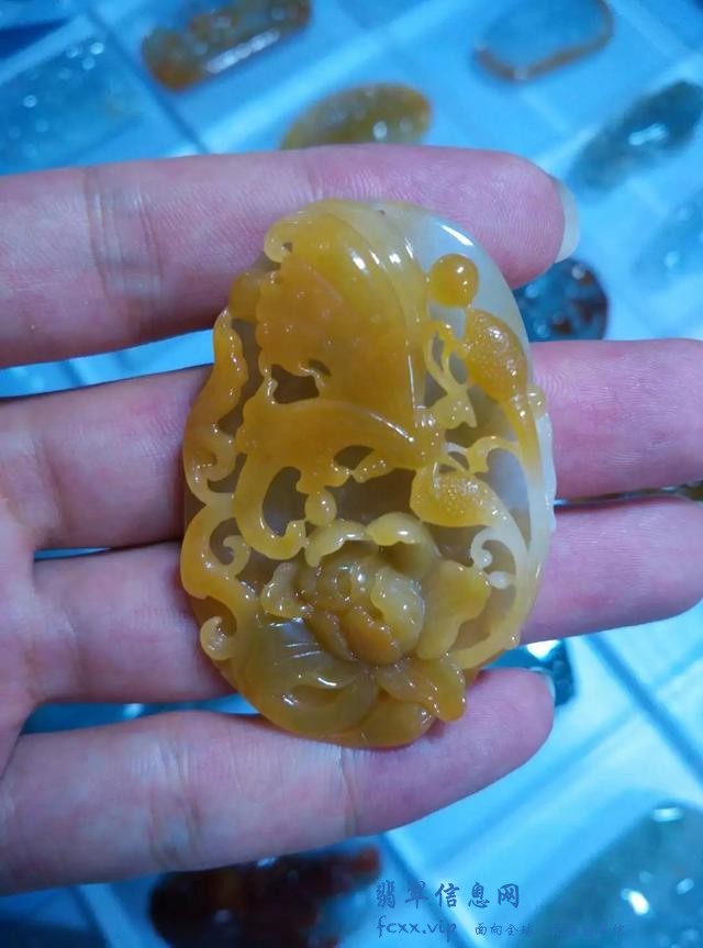 翡翠玉器雕刻技法——镂空雕刻-1.jpg
