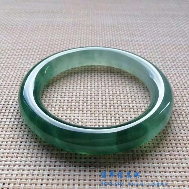 超详细翡翠手镯大全，哪种最适合你？-1.jpg