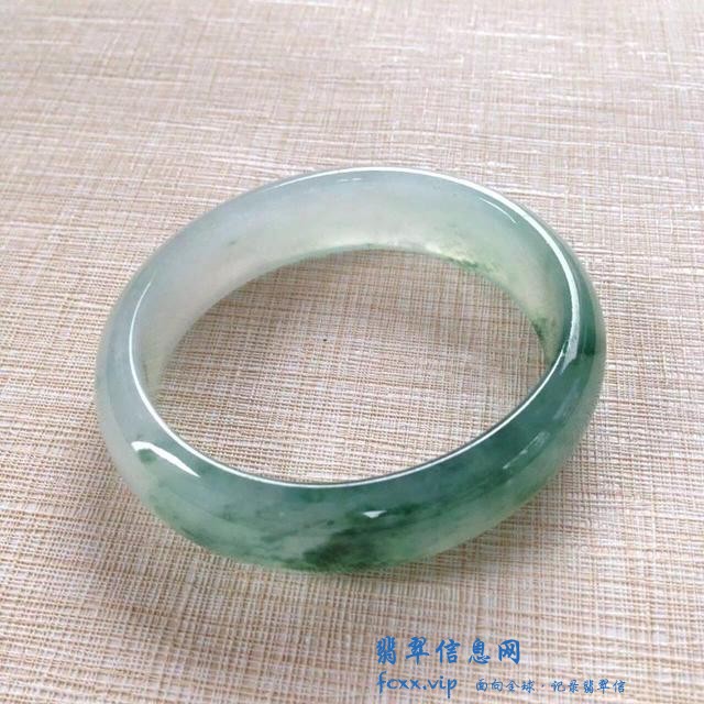 超详细翡翠手镯大全，哪种最适合你？-6.jpg