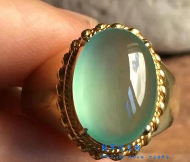 翡翠戒面价格昂贵，我们购买的时候，需要注意这5点-3.jpg