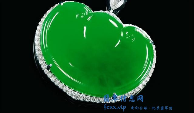 面对这么多种类的翡翠饰品，看看行家怎么挑选的，一起来学习-5.jpg