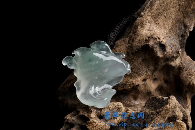 不是只有家居装修才可以搞极简主义的，翡翠雕刻也可以-2.jpg