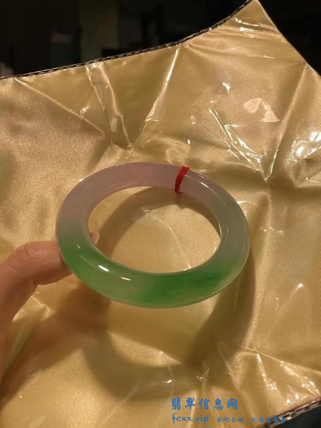 翡翠手镯商家为什么要用纸包着？-3.jpg