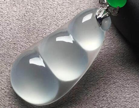 怎么区分玻璃种翡翠和冰种翡翠，具体不同之处在哪里？-2.jpg