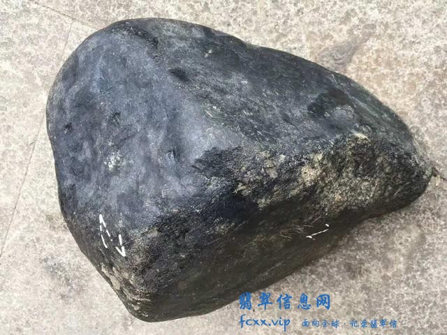 浅谈翡翠赌石，所需的技巧及要领-2.jpg