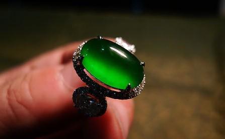 教你如何挑选翡翠戒面-7.jpg
