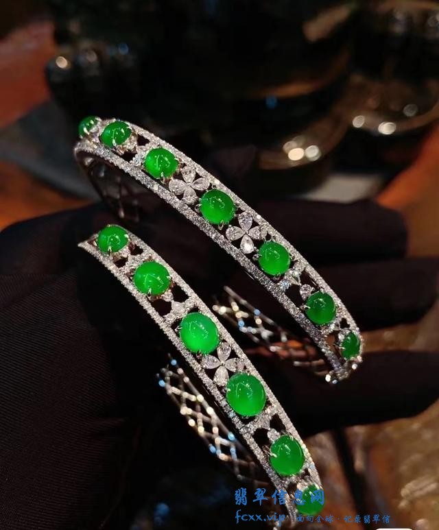 翡翠手镯不仅是传统的，这样的设计打破常规，能让你的手腕美成诗-3.jpg