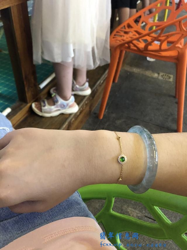 翡翠手镯到底什么样的最漂亮？-1.jpg