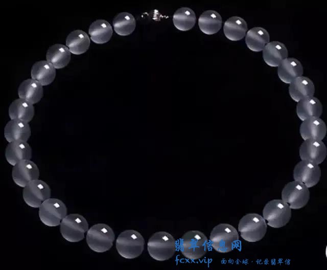 车珠子，原来翡翠珠链才是翡翠饰品里最贵的，曾经拍出过亿天价-5.jpg