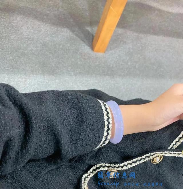 腕间的烂漫！优雅神秘的紫罗兰翡翠手镯-6.jpg