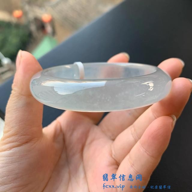 让你一分钟看懂翡翠手镯的“种水”-1.jpg
