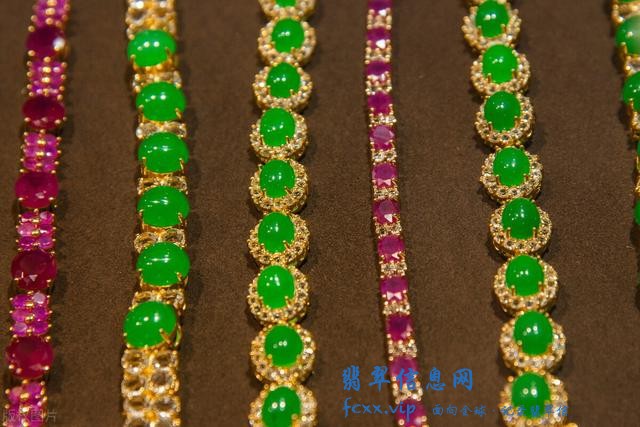 翡翠项链一般多少錢一串？有人买低档的翡翠吗？-3.jpg