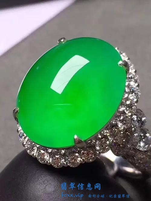 谈谈翡翠的戒面-2.jpg
