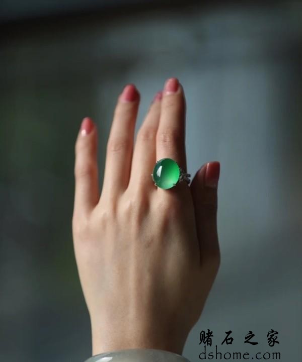 翡翠戒指别再买圆形戒面的，这些戒面形状也很高级-4.jpg