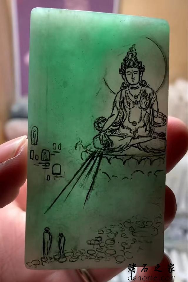 翡翠雕刻实战，用不一样的思路去保留与利用翡翠上的绿色-3.jpg